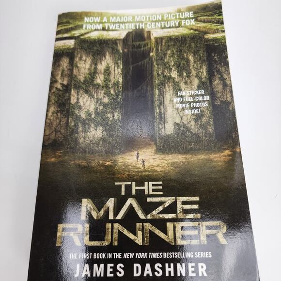 The Maze Runner (Young-Adult Sci-Fi Dystopian Thriller Fiction) Paperback Book - Picture 2 of 8